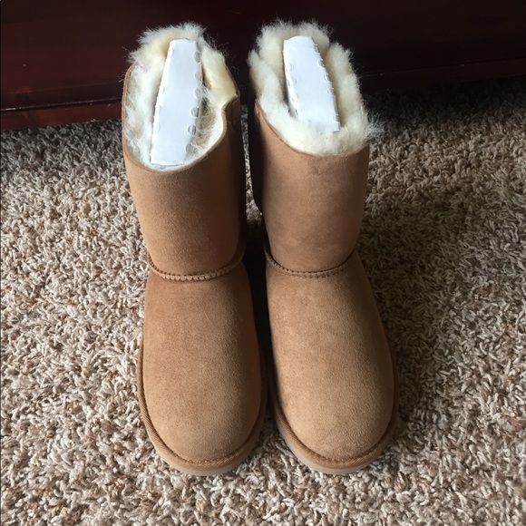 UGG Size 3 (last pair) - Picture 5 of 8